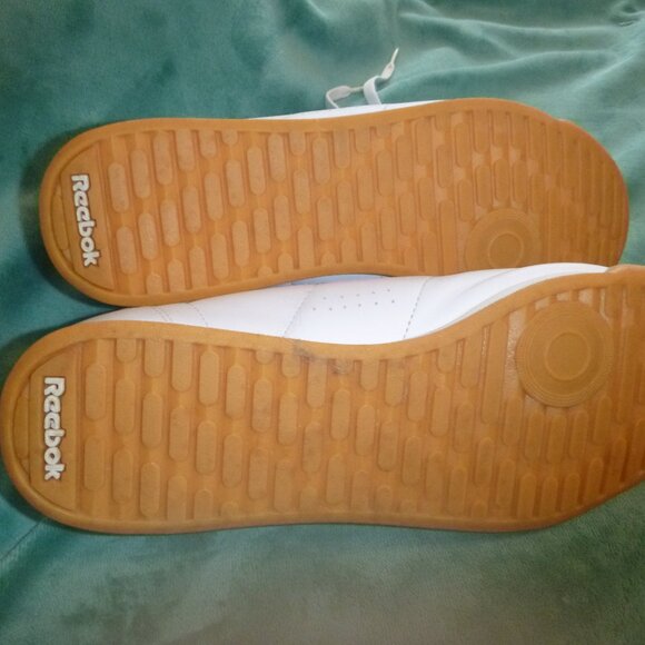 Reebok NWOT Vintage Leather Sneakers - Picture 2 of 3